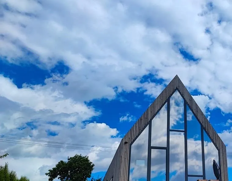 Veidrodinės plėvelės klijavimas ant langų